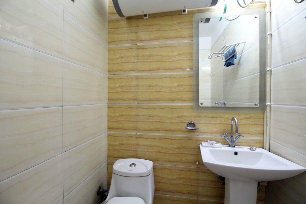 Hotel Baba Inn-By Rcg Hotels New Delhi Exteriör bild