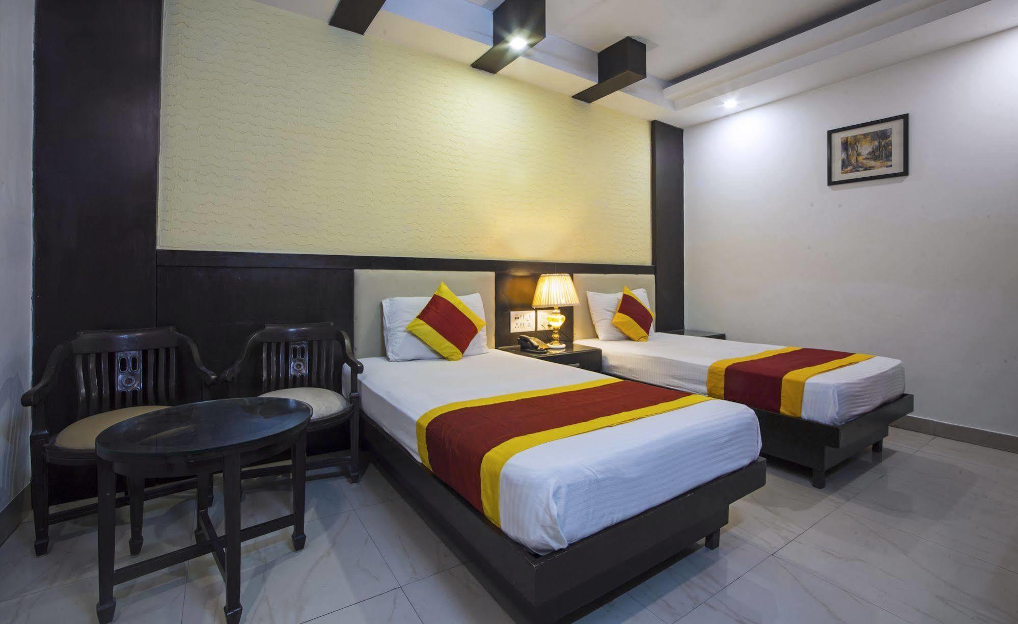 Hotel Baba Inn-By Rcg Hotels New Delhi Exteriör bild