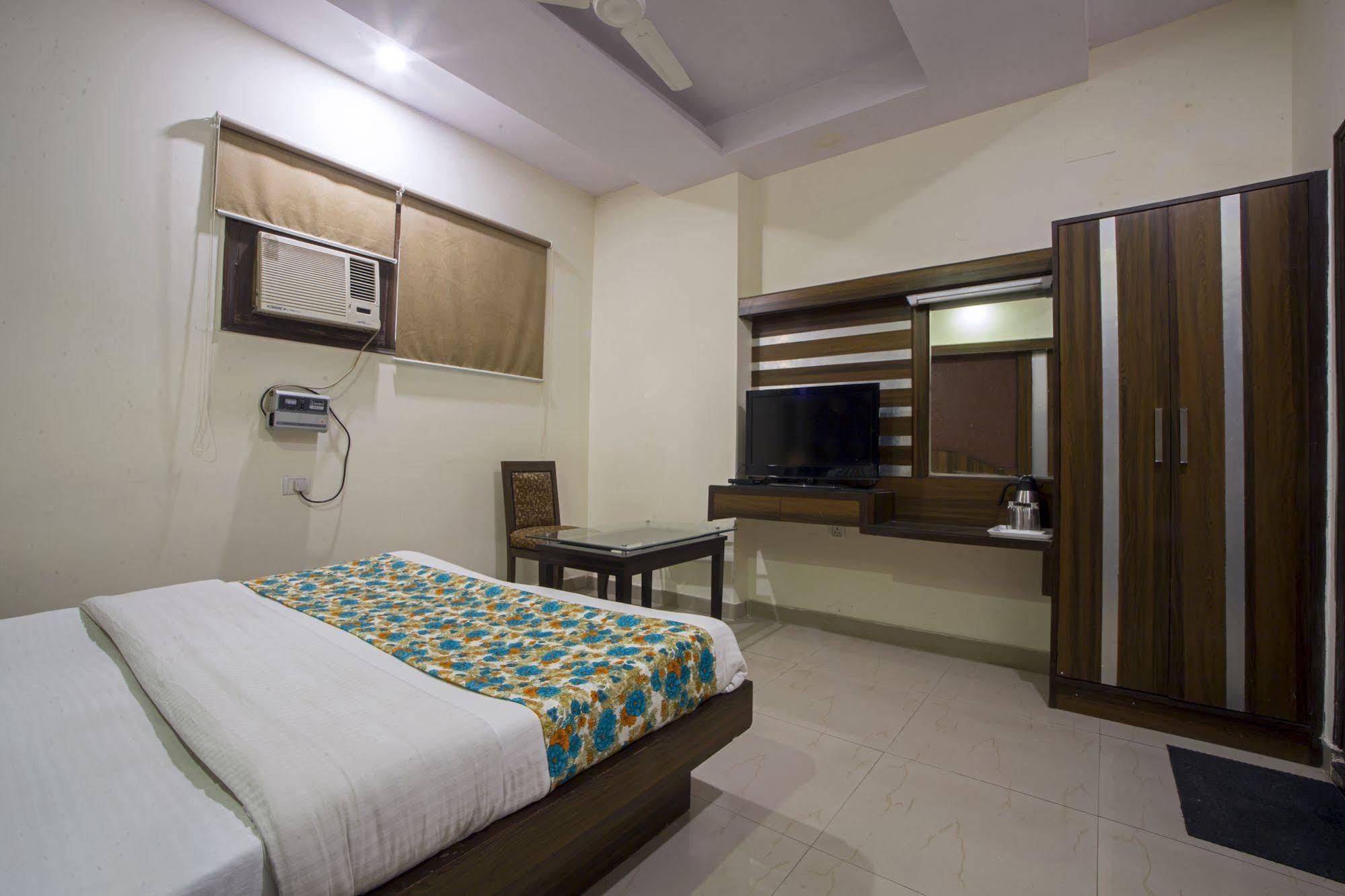Hotel Baba Inn-By Rcg Hotels New Delhi Exteriör bild