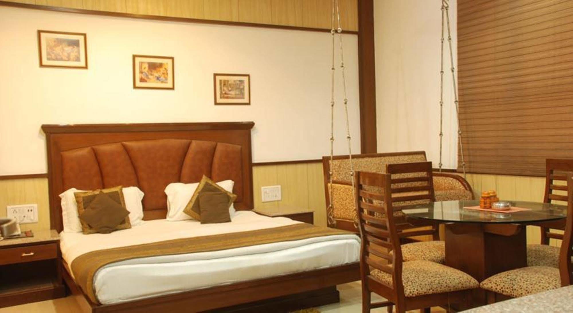 Hotel Baba Inn-By Rcg Hotels New Delhi Exteriör bild