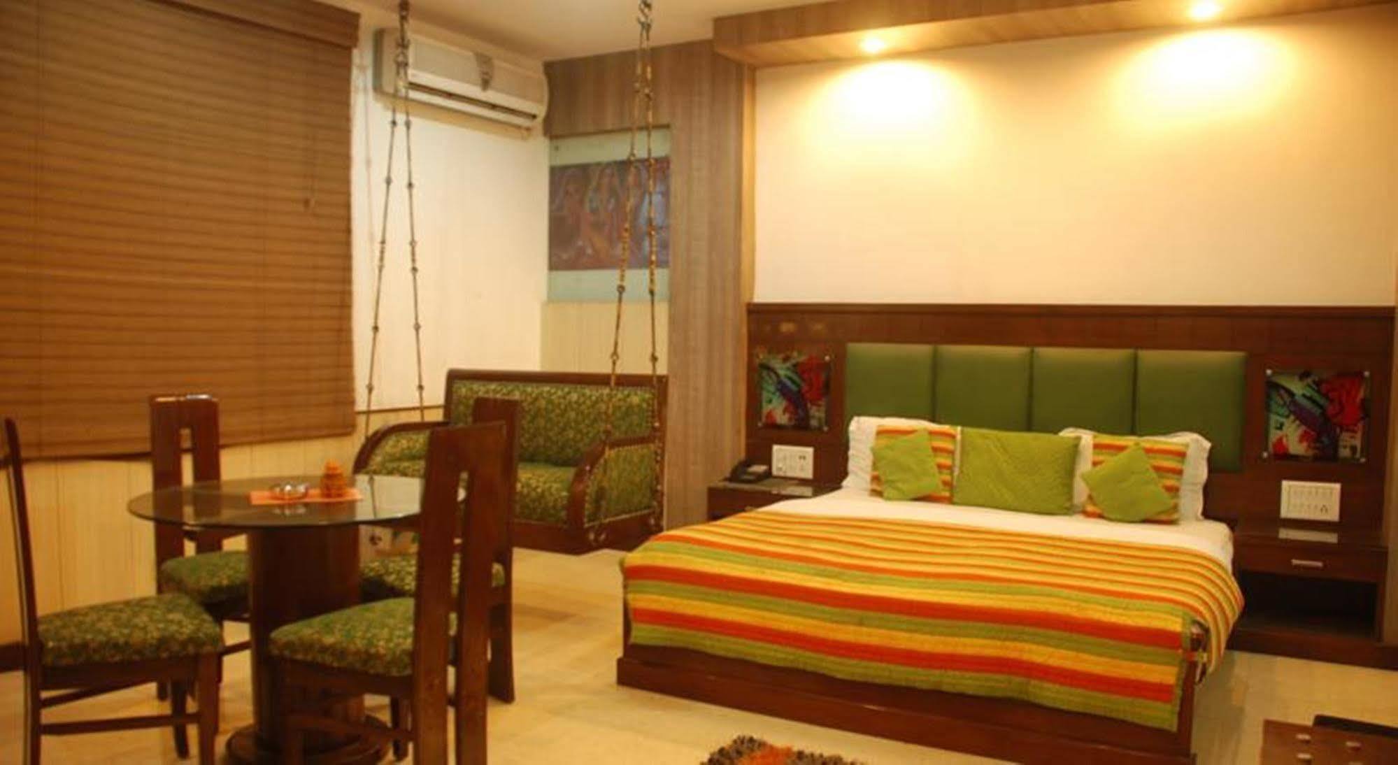Hotel Baba Inn-By Rcg Hotels New Delhi Exteriör bild