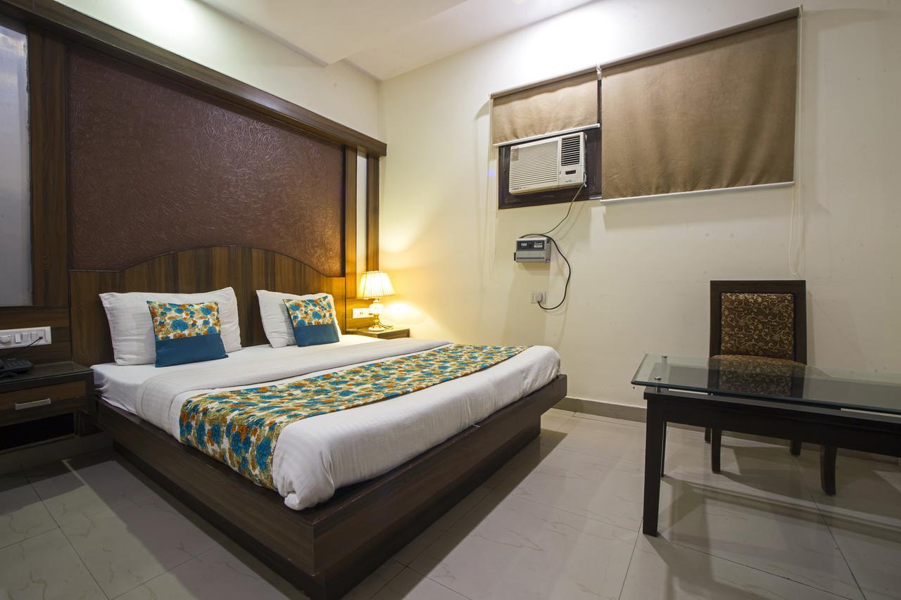 Hotel Baba Inn-By Rcg Hotels New Delhi Exteriör bild